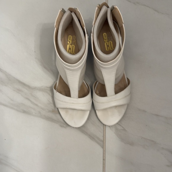 Sandals - Picture 2 of 4